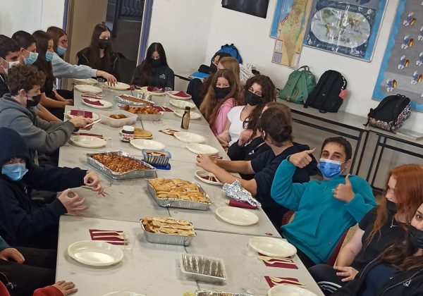 מאכלי עדות בט’4