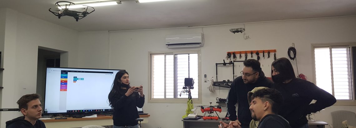 תלמידי מערכות הנדסיות מבקרים בזרזיר