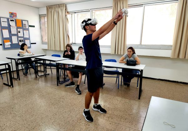 מתמודדים עם מציאות מדומה