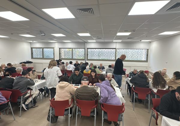 פרויקט שש-בש שחר: מחברים בין דורות ויוצרים זיכרון