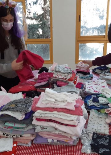 התנדבויות ותרומה לקהילה בשכבת ח’- יום המעשים הטובים יוצא לדרך…