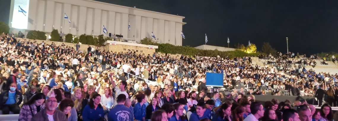 תלמידי י”א מתכוננים למסע לפולין