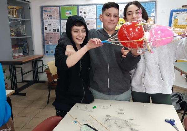 ז’4 זורקים ביצים…