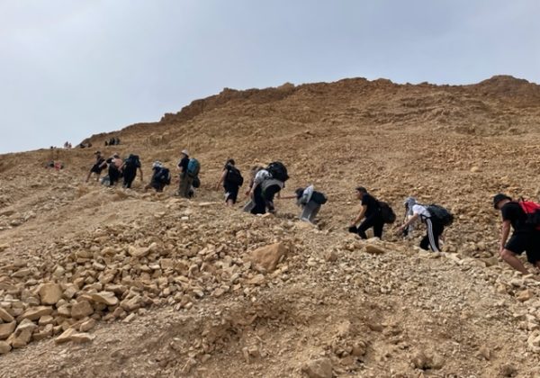 תלמידי י’ טיילו במדבר יהודה