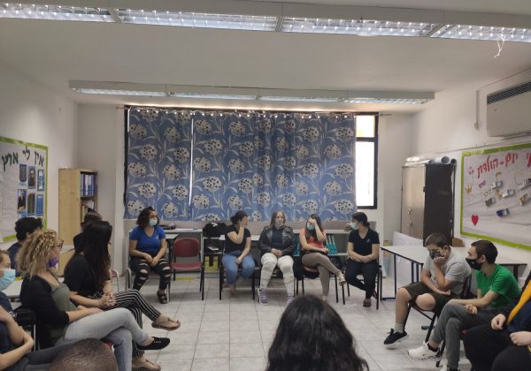 מפגש בין תלמידי י”ב לתלמידי ט’