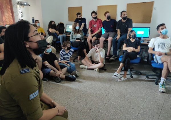 נציגות דובר צה”ל בוגרות המכללה