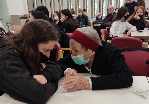 “מערכים למעשים” – תלמידי שכבה ח’ מתנדבים בקהילה