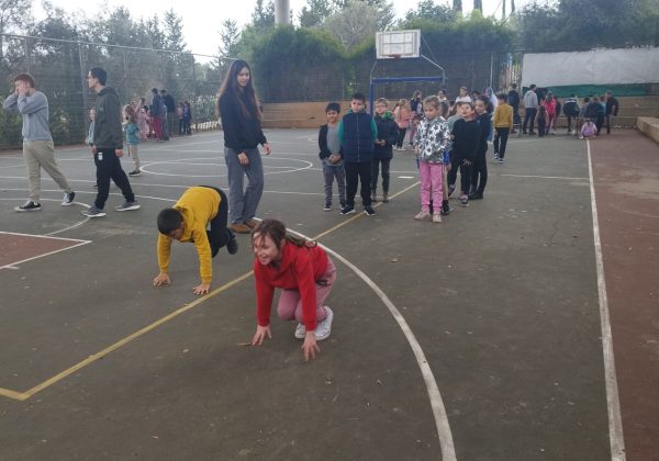 התנדבות כיתה יא’ 1 בבית ספר כלנית – מעורבות חברתית
