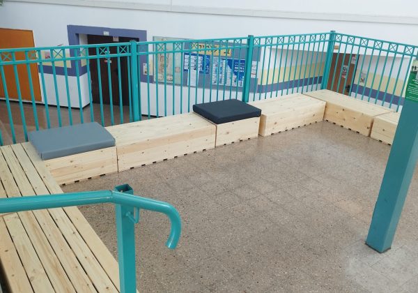 בניית ספסלי ישיבה – שכבה י’