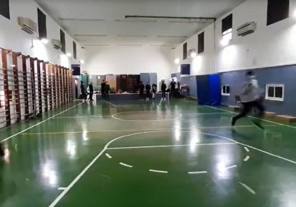 רצים להדלקת חנוכיה