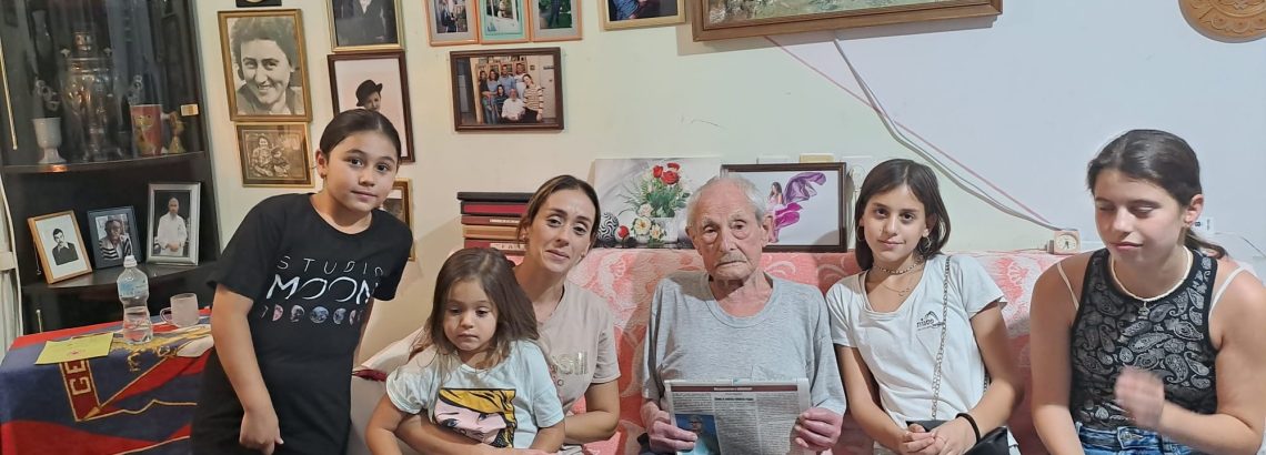שכבה ח’ מחבקת את הקשישים הבודדים בעיר